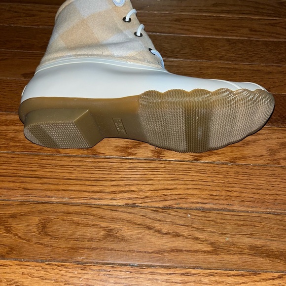 SOLD Sperry Ivory Saltwater check Rubber Duck Boots Women’s Size 9 Waterproof - Picture 11 of 12